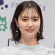 新川優愛、ミニ丈×タイツで美脚見せ「32歳になりました」人気女優からのプレゼントコーデ披露