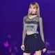 BLACKPINKリサ、全身シースルードレスで美スタイル透ける「凄い衣装」「異次元のオーラ」と反響