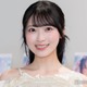 AKB48佐藤綺星、ミニスカ制服姿×おさげ髪ショットが話題「似合いすぎ」「絶対クラスのマドンナ」