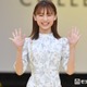 NMB48メンバー、ミニ丈から美脚際立つ「天使降臨」「スタイル抜群」と絶賛の声