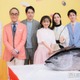 永作博美主演ドラマイベントで“異例”マグロ解体ショー 松山ケンイチ絶賛「肌艶も申し分ない」【時すでにおスシ！？】