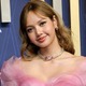 BLACKPINKリサ、美ボディ映える大胆衣装姿「メットガラ」アフターパーティーでのショットに「圧倒的な美」「異次元のスタイル」と反響