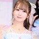 ＝LOVEメンバー、美脚＆デコルテ際立つドレス姿 国立競技場公演ビジュアル撮影裏側に反響「マリーちゃんみたい」「過去一似合う」
