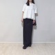 低身長さんでもバランス美人！白のドッキングＴシャツで作るモノトーンスタイル【40代の毎日コーデ】