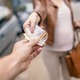 48歳女性、年下の外国人ダンサーと電撃婚！貢いだ額は「月1〜3万円」から始まって、じわじわ膨らみ150万円に！。「国際ロマンス詐欺」の巧妙な手口【行政書士が解説】