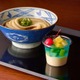 丸亀製麺、まさかの新作「丸亀うどんプリン」登場 テスト販売で話題“ぷるもち”新食感の手づくりスイーツ