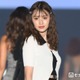 「イッテQ！」出川ガールで話題のモデル、スラリ美脚際立つミニ丈ワンピでカフェ巡り「完璧な脚線美」「お人形さんみたい」と反響