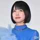 あの、美脚際立つ衣装ショット「膝下長くて綺麗」「さすがの着こなしですね」