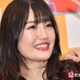 “可愛すぎる新喜劇女優”小寺真理、ミニスカからほっそり美脚披露「セクシー」「脚線美に目が釘付け」の声