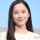 堀田真由、美肩際立つボリューム黒ドレス姿公開「華奢な肩憧れる」「上品な雰囲気で素敵」と絶賛の声