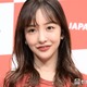 板野友美、会社メンバーとのビキニショットに反響「スタイル抜群」「くびれが綺麗すぎる」