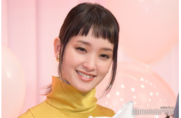 剛力彩芽、ウエストちら見せ「クールビューティー」「色っぽい」と反響