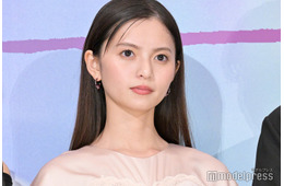 齋藤飛鳥、スリットドレスで美脚チラ見せ 最近ついた嘘明かす「日常的についている」【推しの子】