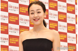 浅田真央、六本木で一般人に紛れスケート 顔出しショットも公開