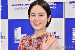 筧美和子、美背中際立つ大胆ワンピ姿披露「色気がすごい」「自然体で素敵」の声