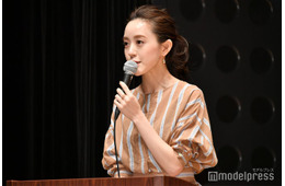 TBS古谷有美アナ、ふっくらお腹の臨月ショット＆シックコーデ披露「夫のパンツに日々助けられています」