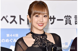 第2子妊娠中の菊地亜美、ふっくらお腹の妊娠後期ショット披露「素敵」「幸せのおすそ分け」と反響