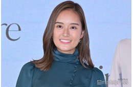 日テレ忽滑谷こころアナ、ショートパンツから美脚スラリ「抜群スタイル」「綺麗」と反響