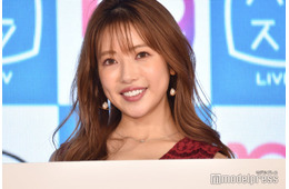 舟山久美子、0歳の娘顔出し 仲睦まじい家族旅行公開で「2人そっくりの美人さん」「理想の家族」の声