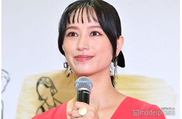 高橋ユウ、美人母を顔出し 密着2ショットに「似てる」「笑顔が素敵」の声