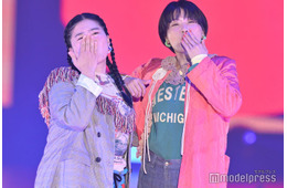 ガンバレルーヤ「ガルアワ」サプライズ登場 ランウェイトップで大技決める【GirlsAward 2025SS】