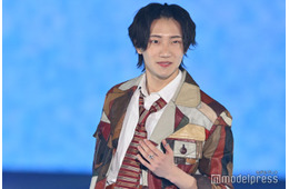 B&ZAI川崎星輝、ランウェイにシークレット登場 1年ぶり「ガルアワ」出演でウィンク【GirlsAward 2025SS】