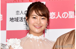 村上佳菜子、夫顔出し密着自撮り公開「後ろが気になる」「見ているこっちまで幸せ」と反響