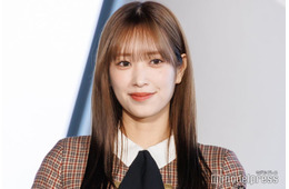 元日向坂46佐々木久美、美肩輝く変形ドレス姿「スタイル良い」「金髪が映える」と反響