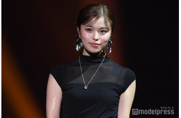 おさき、ロングヘア復活に反響「大人っぽい」「何でも似合う」