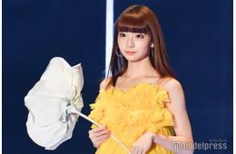 第1子妊娠中の元NGT48荻野由佳、ふっくらお腹披露「シルエット綺麗」「ママの顔になってる」の声