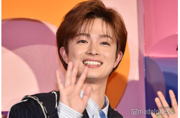 曽田陵介、短髪ショットに反響「爽やか」「カラーサングラスもかっこいい」