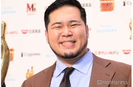 令和ロマン・松井ケムリ、結婚＆第1子誕生発表 子ども抱きかかえた写真で報告「昨年に」