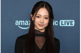 TWICEツウィ、母を顔出し公開 2ショットに「美人親子」「そっくり」の声