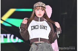 辻ちゃん長女・希空（のあ）、ミニスカ制服×ルーズソックスで美脚輝く「ギャルくて可愛い」「一目惚れしちゃう」の声