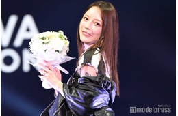 ヒカルと“0日婚”進撃のノア、結婚後初の公の場 左手薬指に指輪キラリ「オキコレ」サプライズ出演