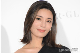 島袋聖南、子連れでセブ島へ 美ボディ際立つビキニ姿に「女神」「スタイル良すぎ」の声