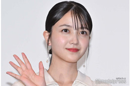 乃木坂46久保史緒里、ノースリ黒ドレスで美スタイル披露「シックで素敵」「憧れ」の声