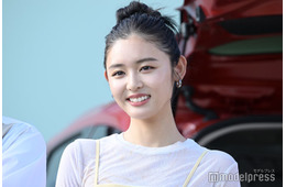 古畑星夏、ハーフパンツで美脚見せ “大人カジュアル”コーデに「オシャレ」「参考になる」声