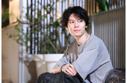 萩原利久、“陽キャ”動物看護師役の反響実感 深田恭子との関係は「少しずつ動き始める」【初恋DOGs】