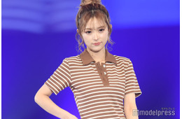 ギャルママモデル聖菜、純白ミニワンピで大胆美脚披露「破壊力すごい」「際どい」の声