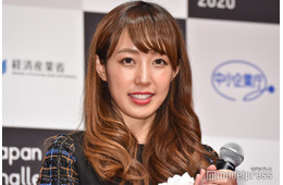 川崎希、長女のお下がり服着た第3子公開「モデルさんみたい」「着こなしてる」の声