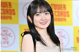 元モー娘。森戸知沙希、ミニ丈×シースルトップスで素肌披露「美脚」「透明感の権化」の声