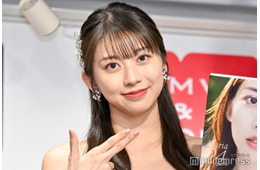 モー娘。牧野真莉愛、膝上ミニスカで美脚披露 イチロー氏の米殿堂入り号外のため朝7時から列並ぶ