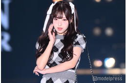 MINAMI、美脚輝くミニスカ姿 トップバッターで「関コレ」開幕