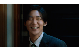 Snow Man目黒蓮、新CMで“両親への感謝”丁寧に表現 ジュニア・宮岡大愛が学生時代演じる