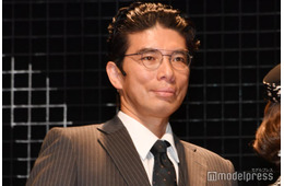 片桐仁、イケメン次男顔出しで「そっくり」の声 卒業式コーデも話題に「着こなせるのが凄い」「オシャレ」