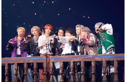 MAZZEL、デビュー3年目で2年連続アリーナ公演 ユニット曲・MUZEへの溢れる愛…“秘密の遊戯場”で魅せた8人の個性【Royal Straight Flush】