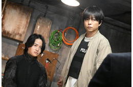 武蔵（櫻井翔）＆青鬼（菊池風磨）“因縁の2人”が初共闘「放送局占拠」第8話最新映像解禁