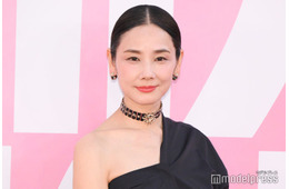 吉田羊、ハーフパンツからスラリ美脚輝く「珍しい」「お似合いです」と絶賛の声