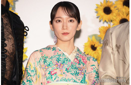 吉岡里帆、華やか浴衣姿で登場 “キュンとする”共演者を絶賛「漫画から飛び出てきた感じ」 【九龍ジェネリックロマンス】